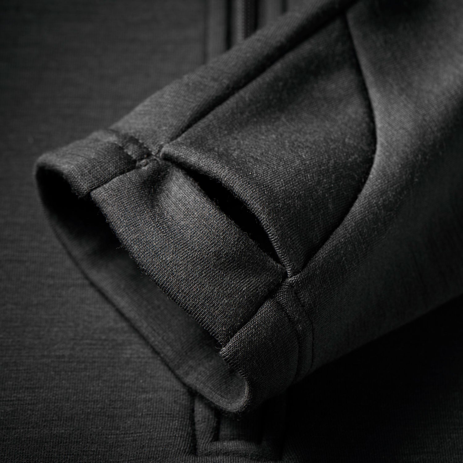 WizWool-335-Hoodie-Sort-Geoff-Anderson(5).jpg